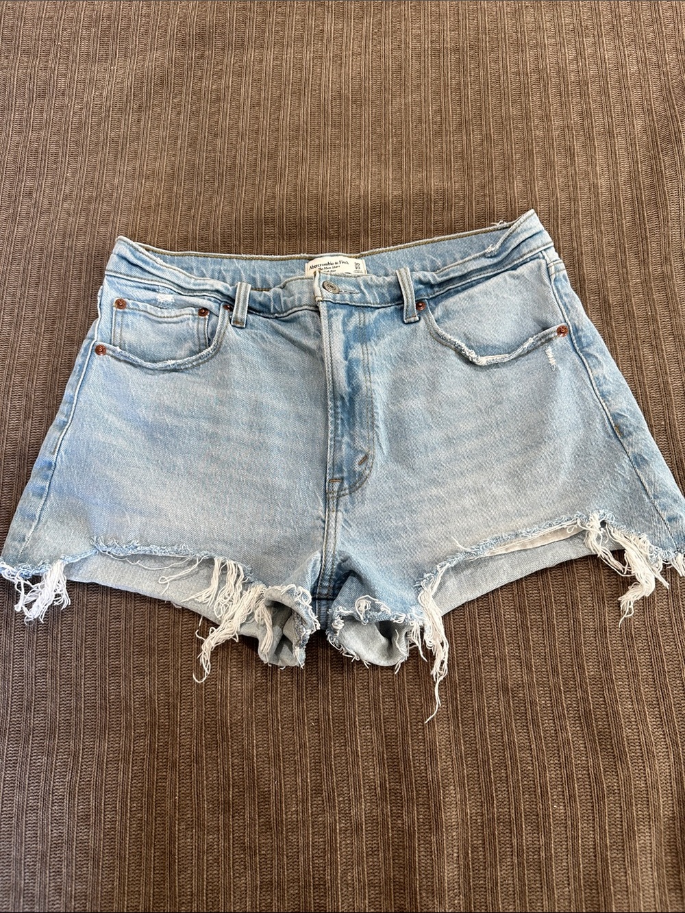 Abercrombie high rise mom short